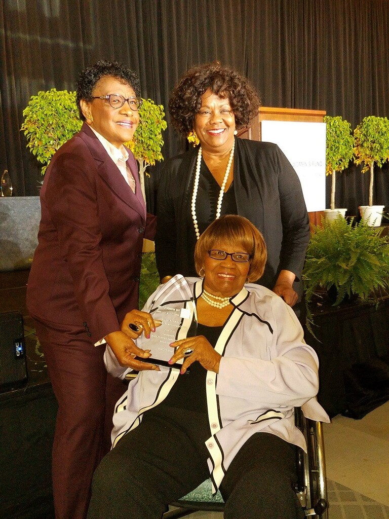 womens fund power in purse