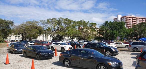 Motorists line up to receive covid-19 vaccine