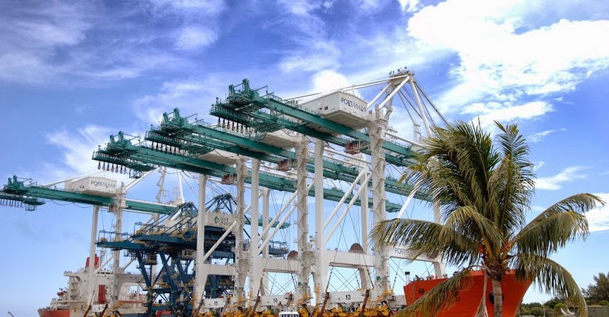 Image of cranes arriving at PortMiami