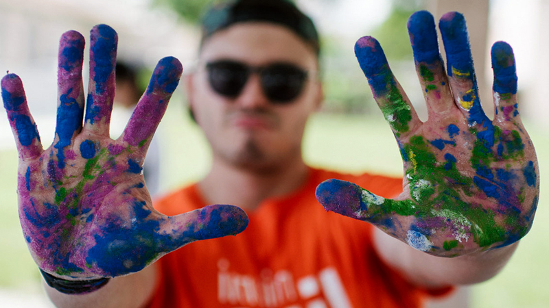 Image of United Way volunteer.