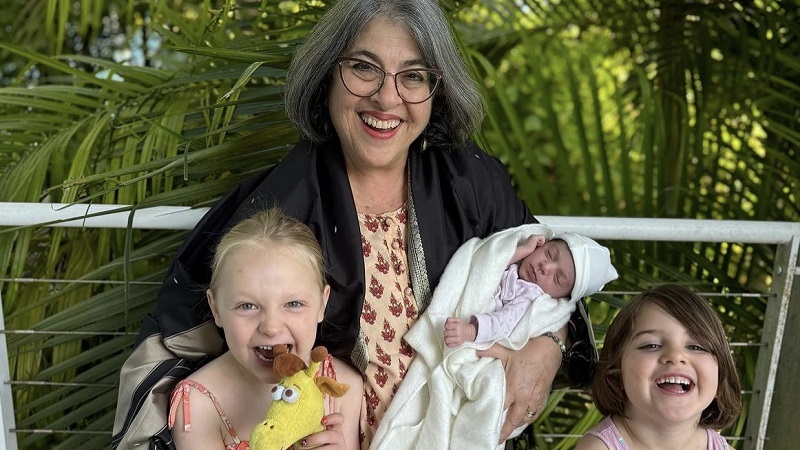 Mayor Levine Cava and her grandchildren