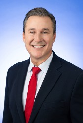 Headshot of René Garcia