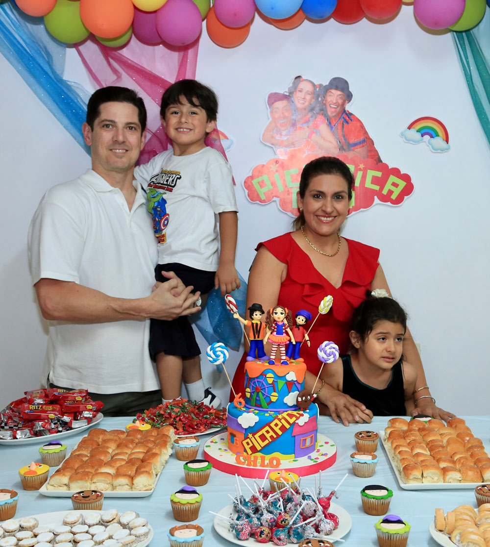 birthday party family photo